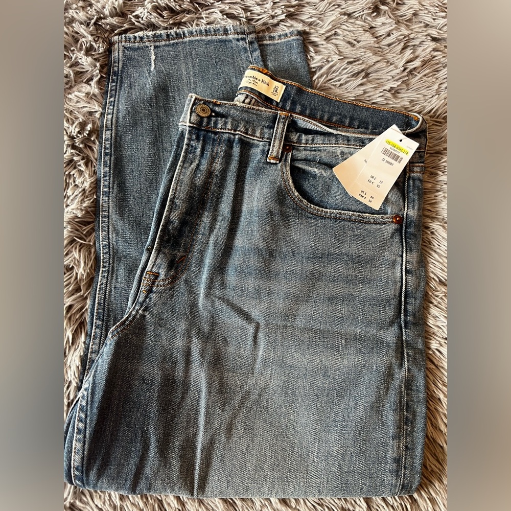 Abercrombie NWT “The Mom” high rise Jean